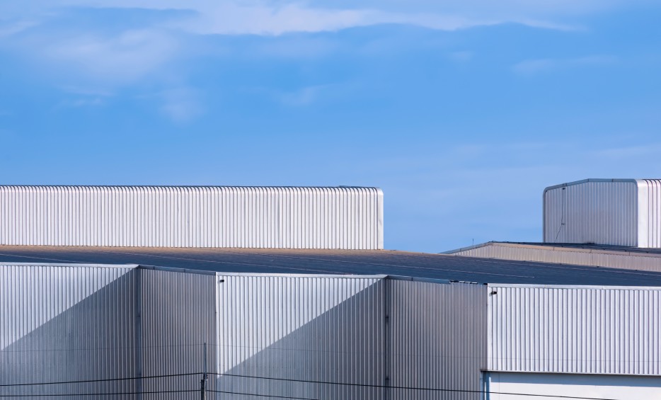 Soluciones de impermeabilización en techos industriales